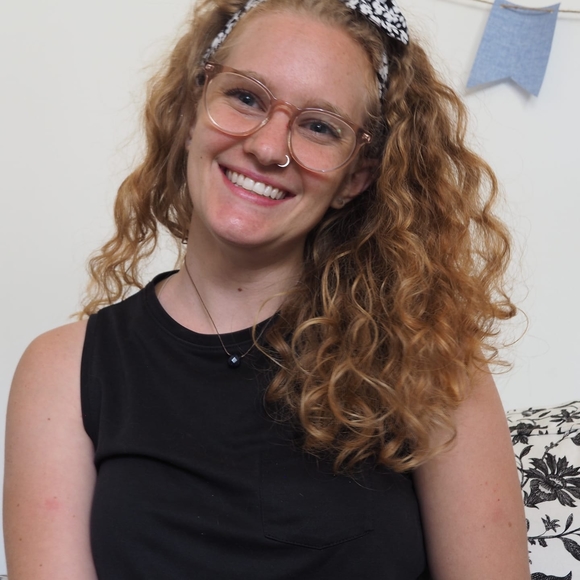 Meet your Posher, Katie - Picture 1 of 1